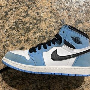 Air Jordan 1  size youth 2 slightly used